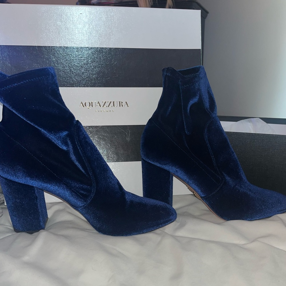 Beautiful Velvet Blue Aquazarra booties.